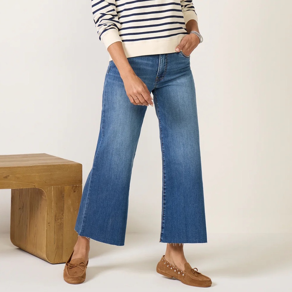 NWT- Kut from the Kloth Meg high rise raw hem Blue Flare Jeans